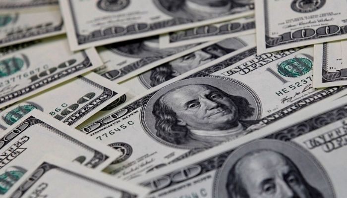 Dólar vai a R$ 5,67 e fecha no maior valor em mais de seis meses